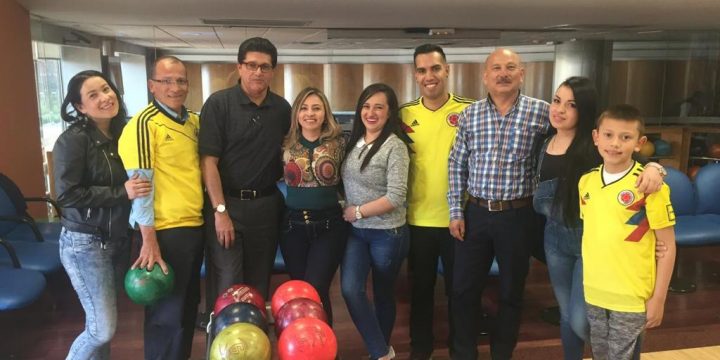 De Bolos con nuestros clientes